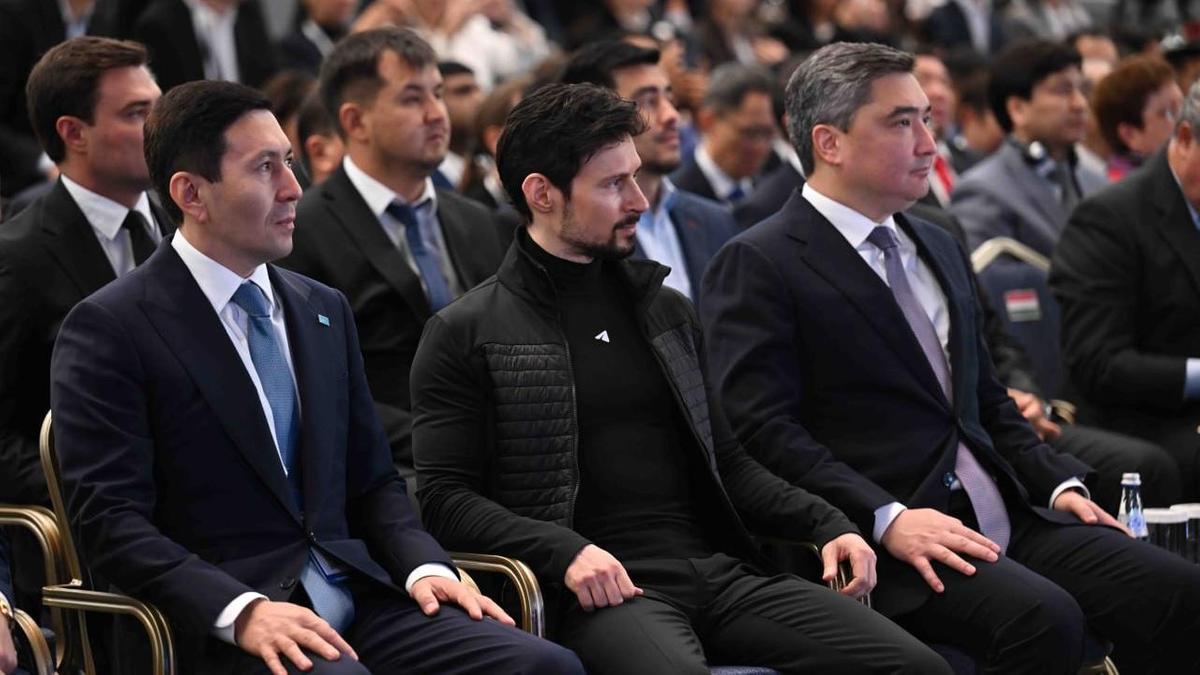 Павел Дуров на форуме в Астане