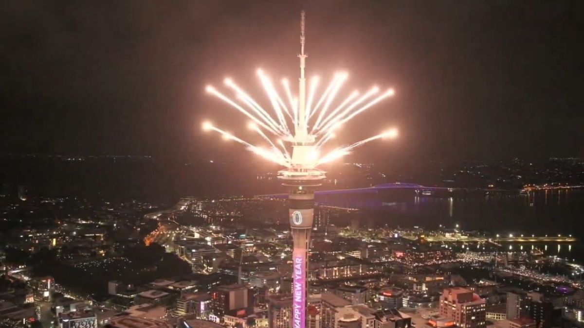 Новогодний салют в Новой Зеландии