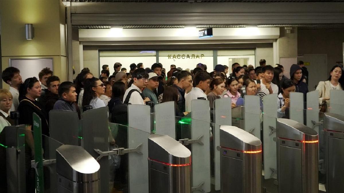 Очереди в метро Алматы