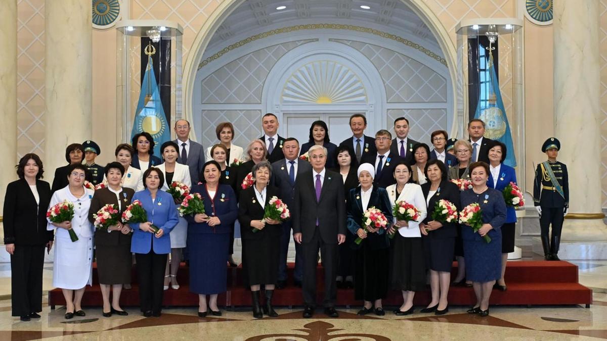 Қасым-Жомарт Тоқаев және ұстаздар