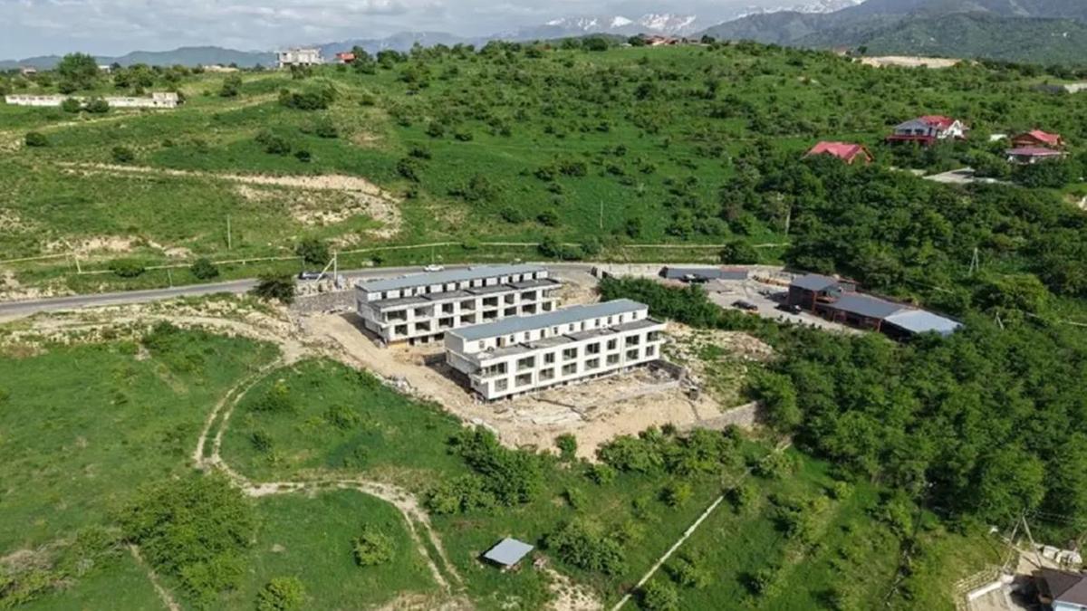 Алматыдағы тау бөктерінде орналасқан нысан