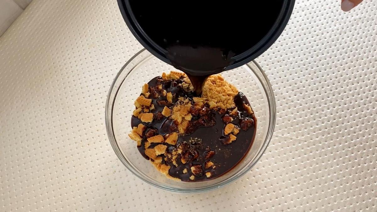 Шоколадная масса и печенье