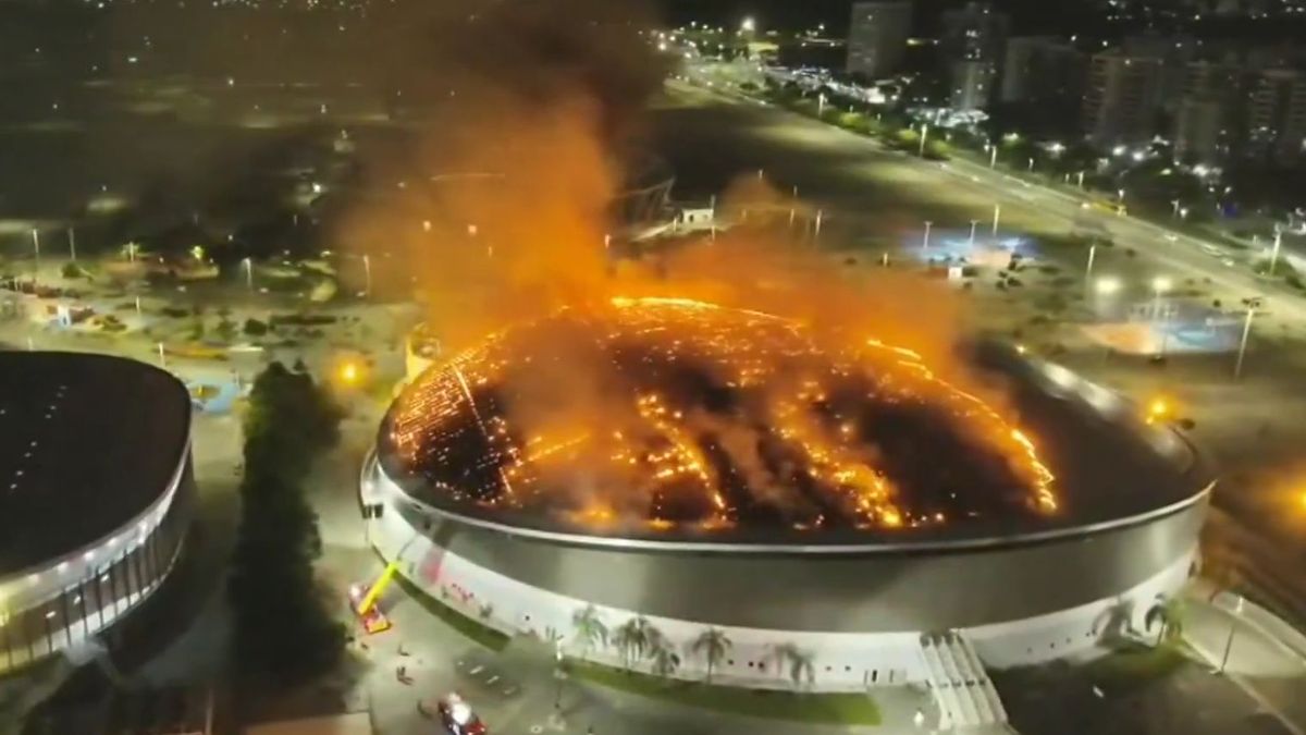 Пожар на стадионе