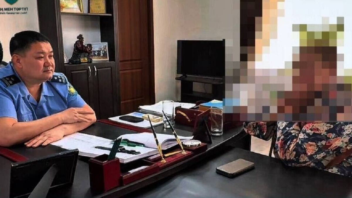 Женщина в полиции