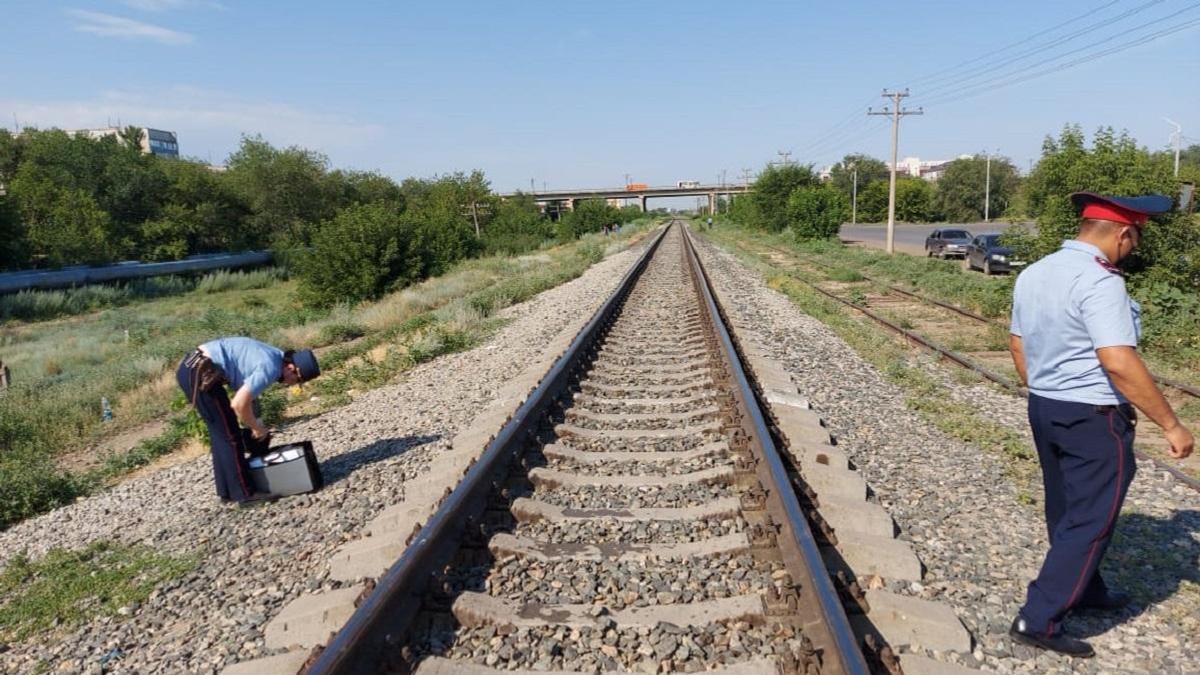 Поезд сбил мужчину в Уральске