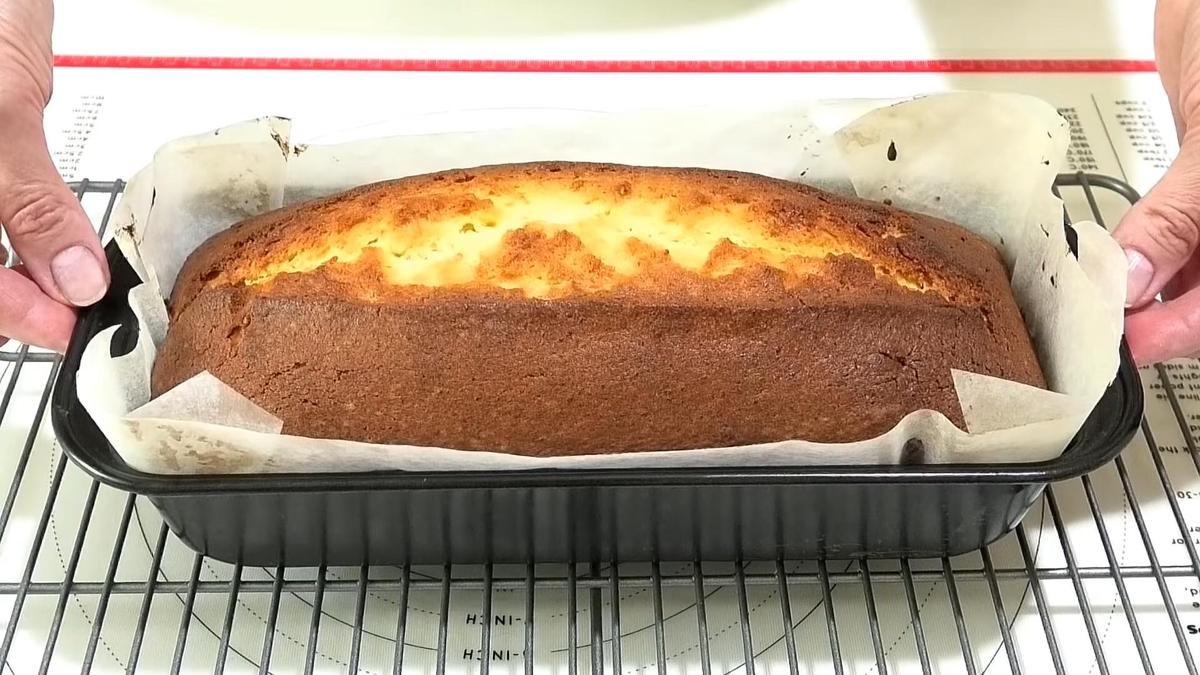 Творожный кекс в форме для выпекания