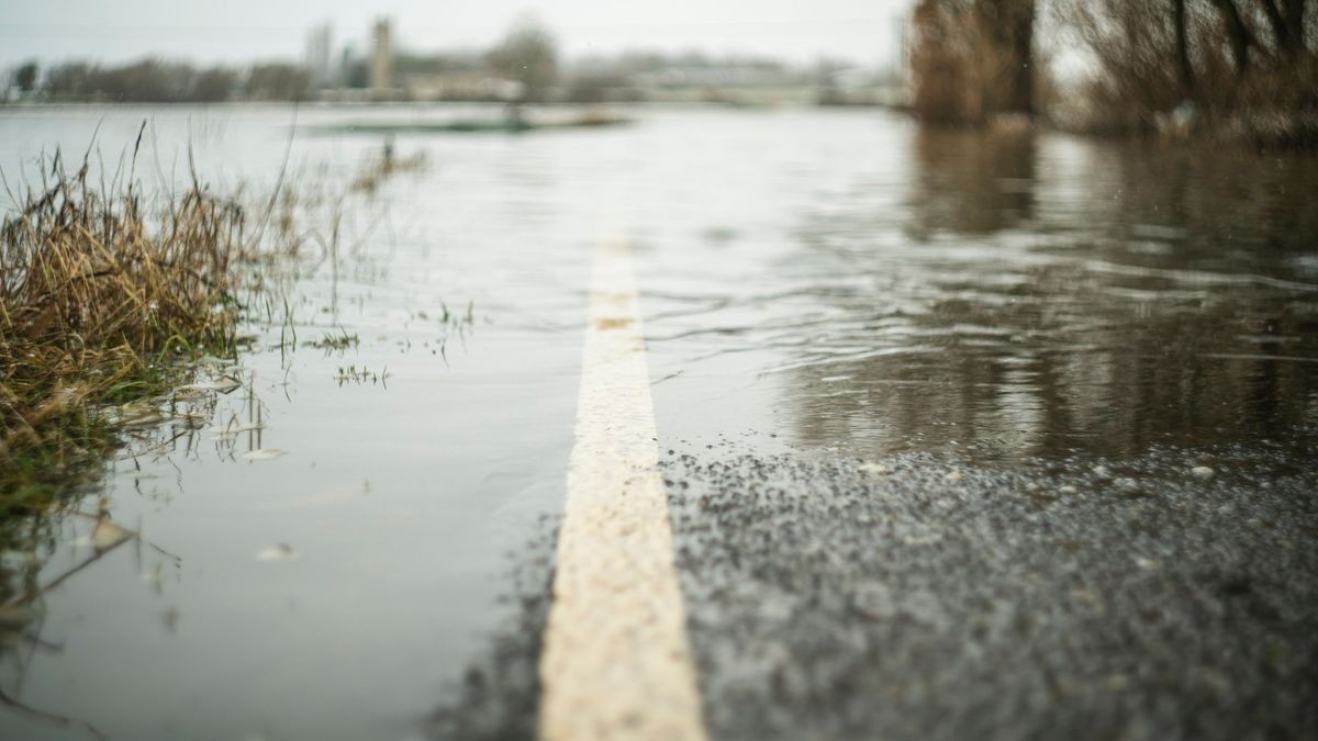 Дорогу затопило