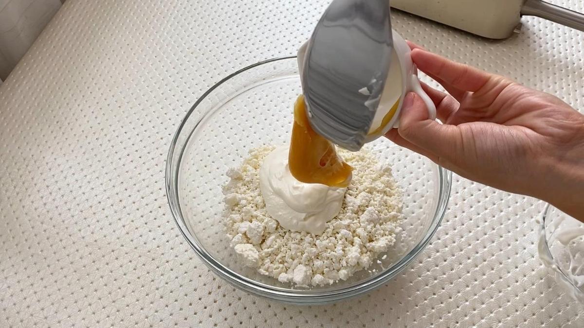 Творог со сметаной и медом