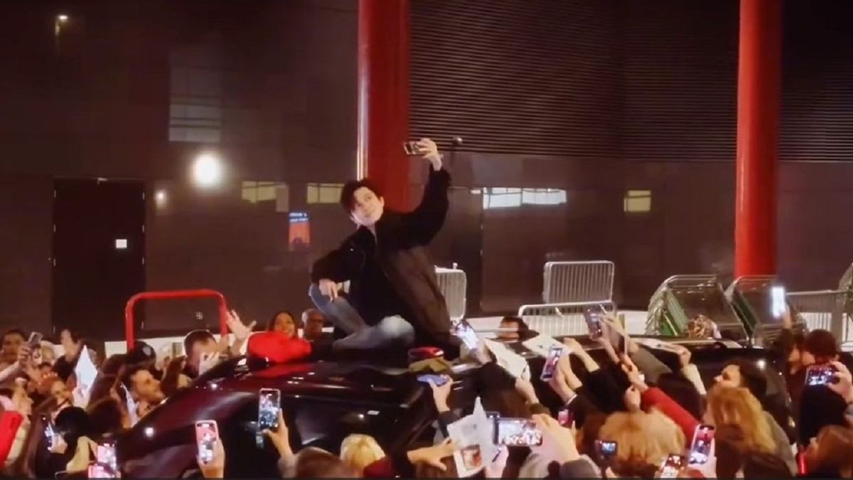 Димаш с фанатами в Лондоне