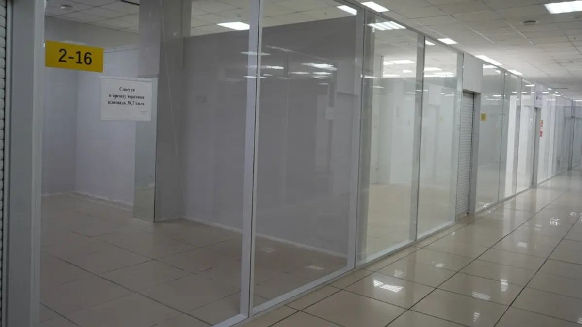 Пустующие бутики в Актау