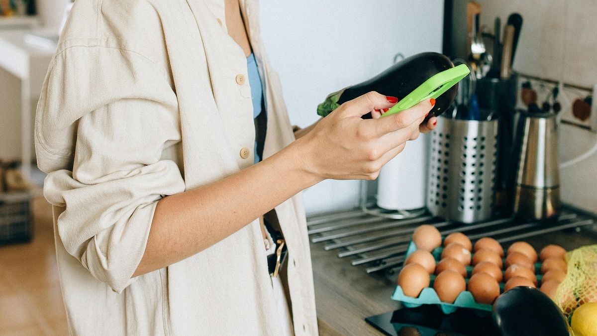 Женщина с телефоном