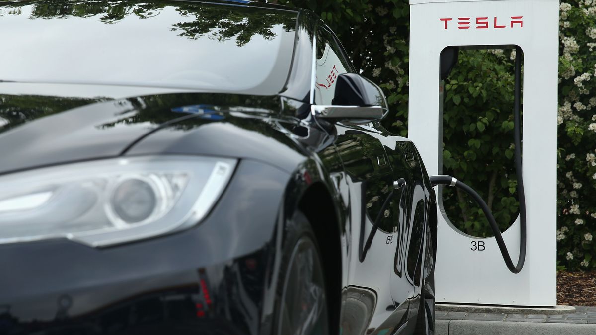 Автомобиль Tesla