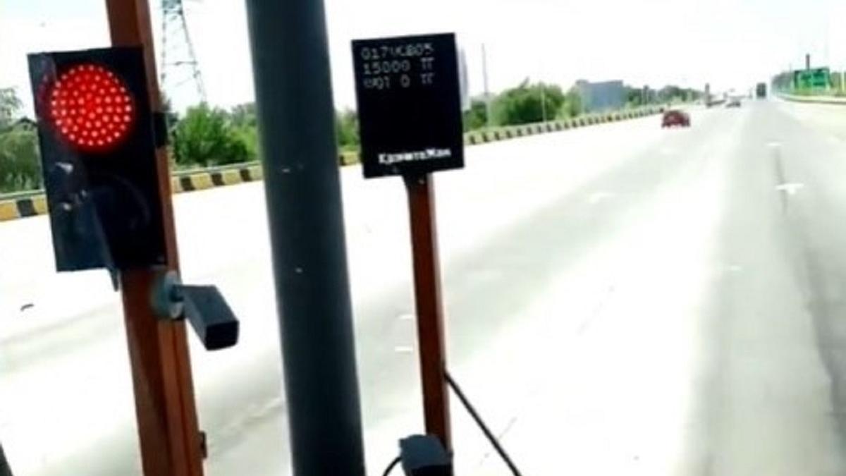 Платная дорога в Алматинской области