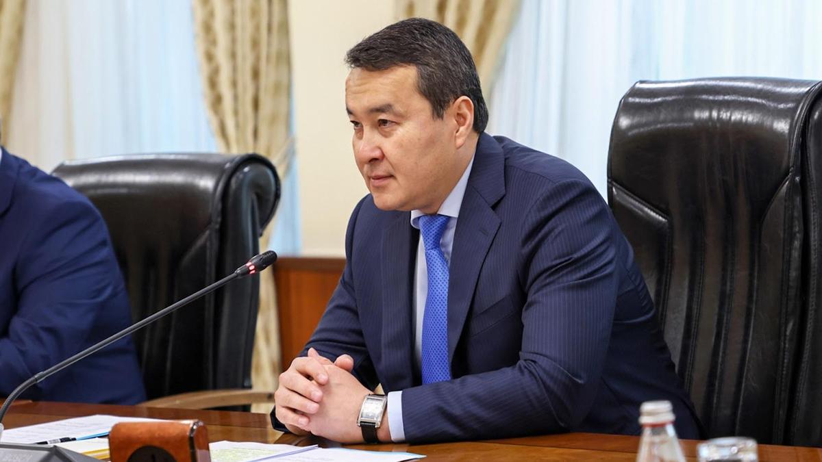 Әлихан Смайылов Әлихан Смайылов