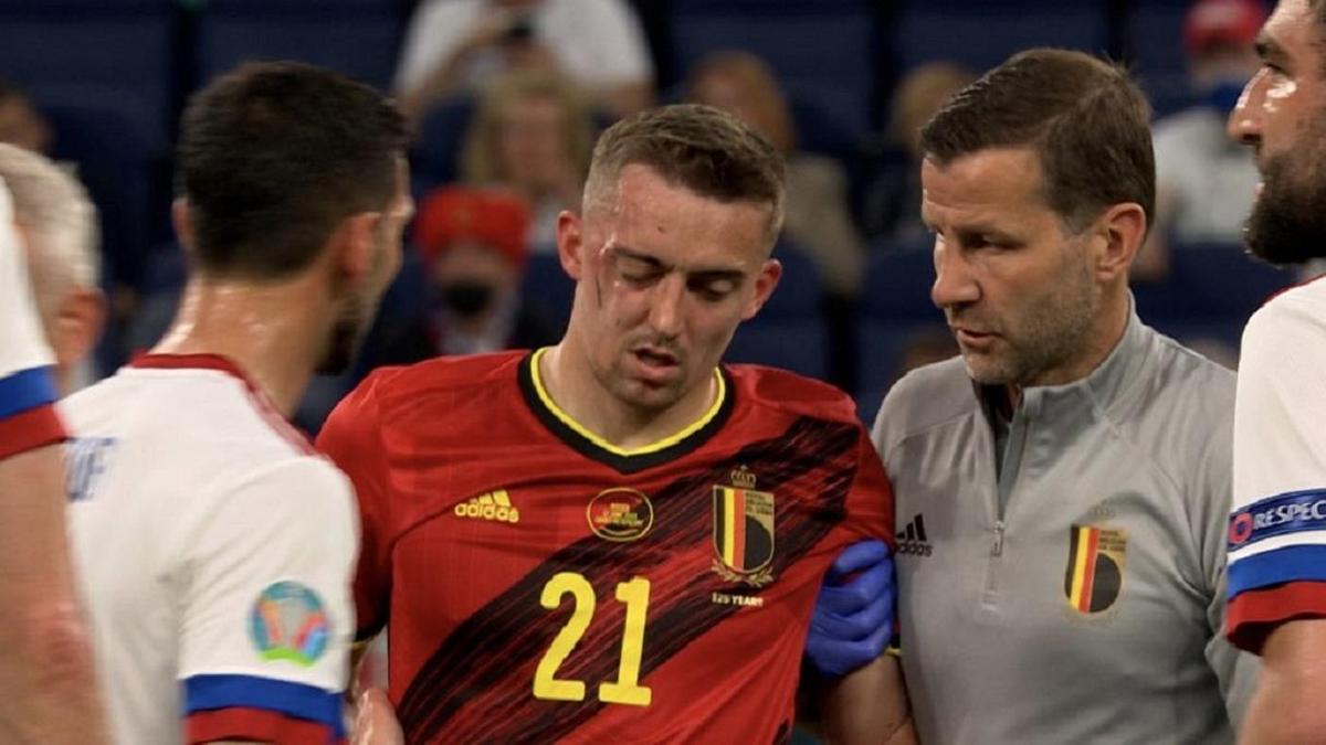 Двойной перелом стенки глазницы получил игрок сборной Бельгии в матче против России 