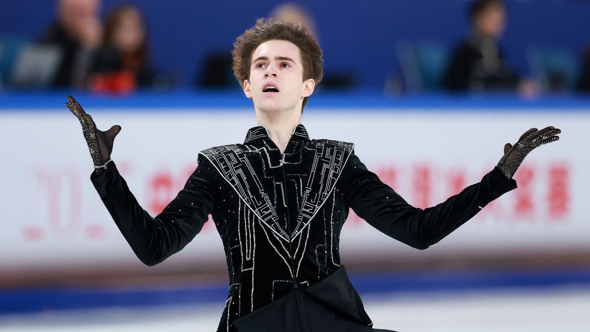 Казахстанский фигурист Михаил Шайдоров