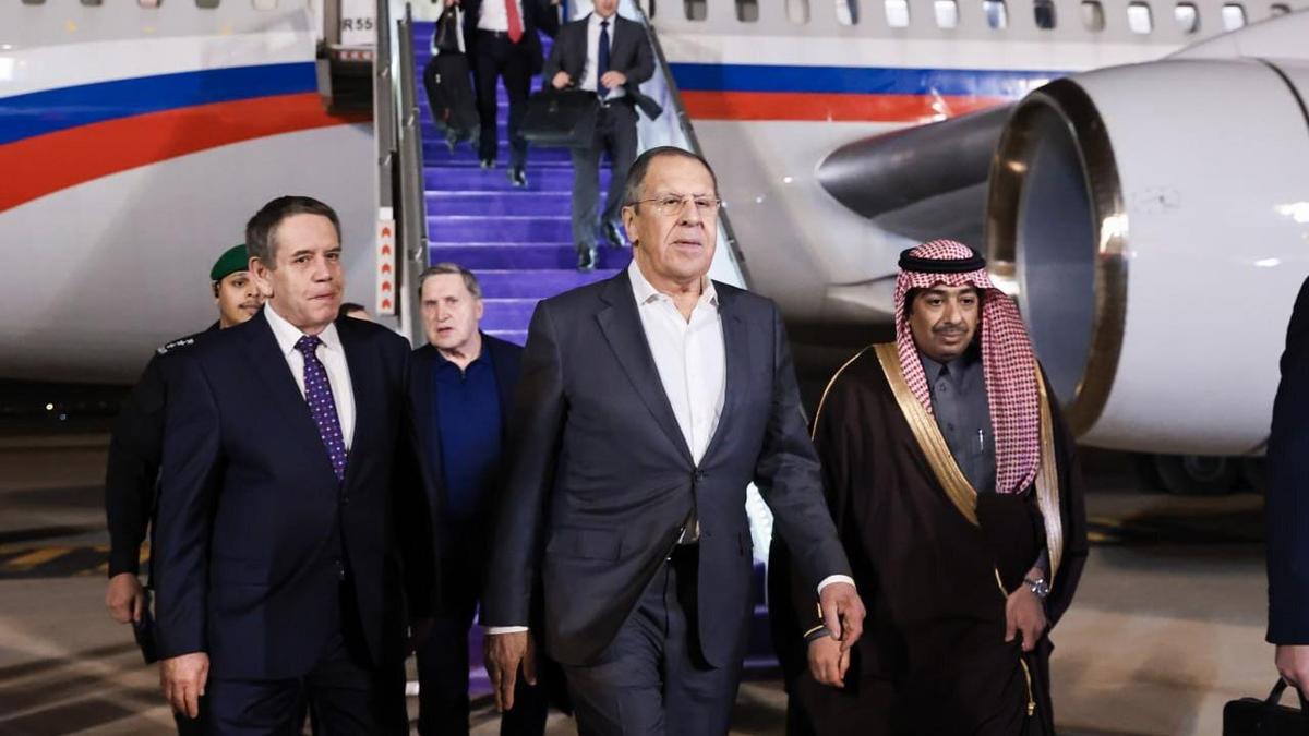 Лавров и Ушаков прибыли в Эр-Рияд