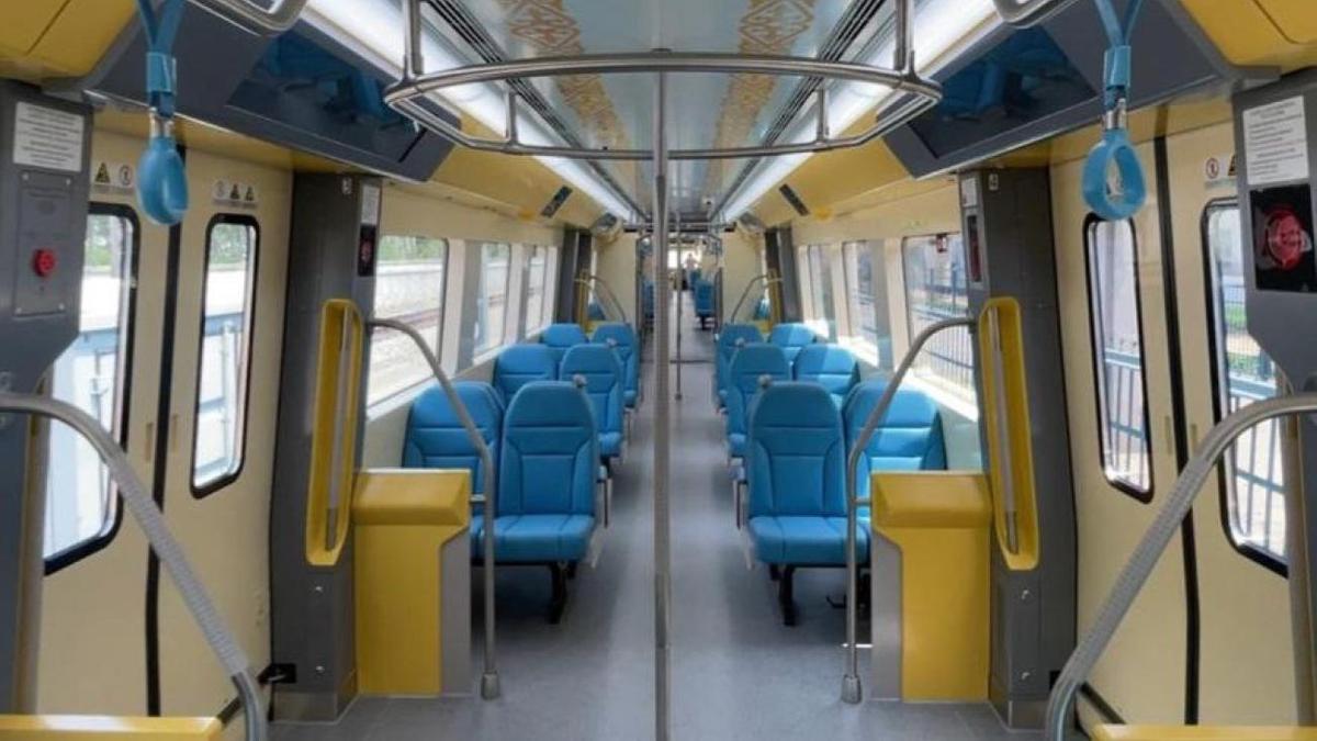 Вагон LRT изнутри Вагон LRT изнутри