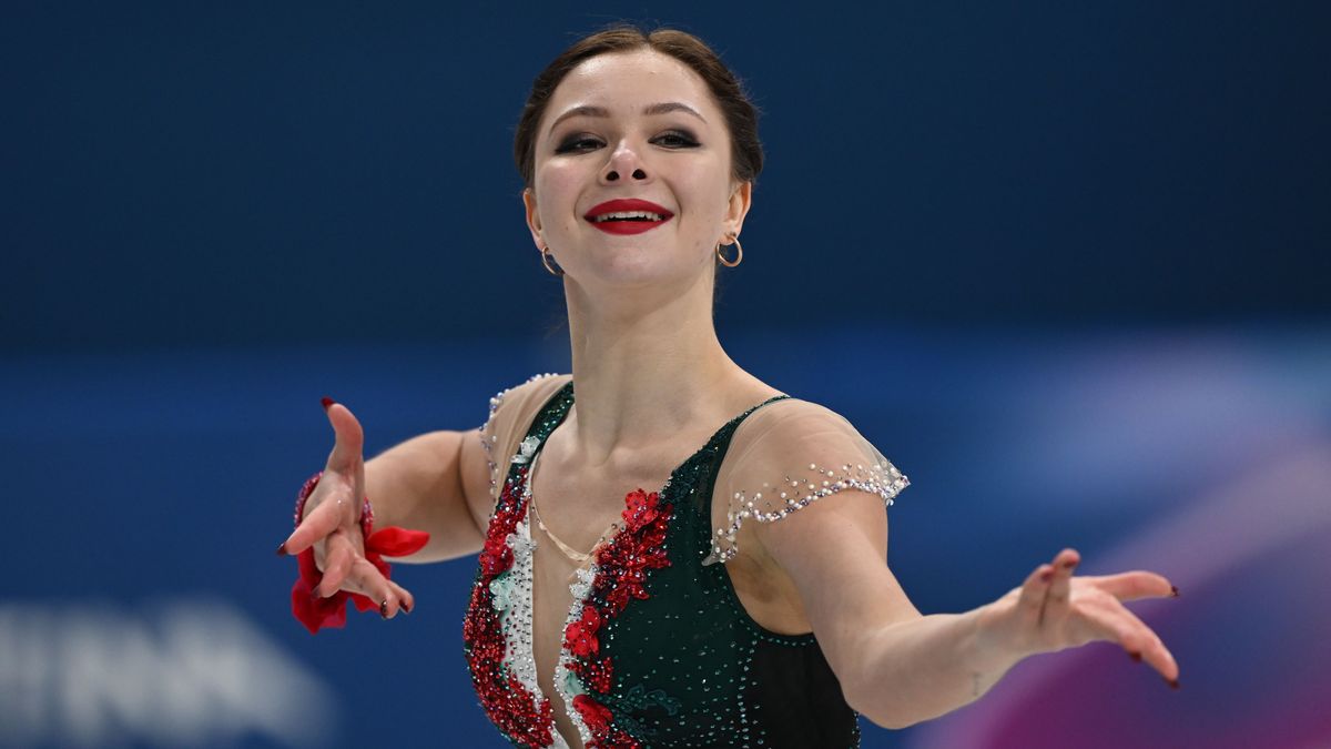 Казахстанская фигуристка Софья Самоделкина