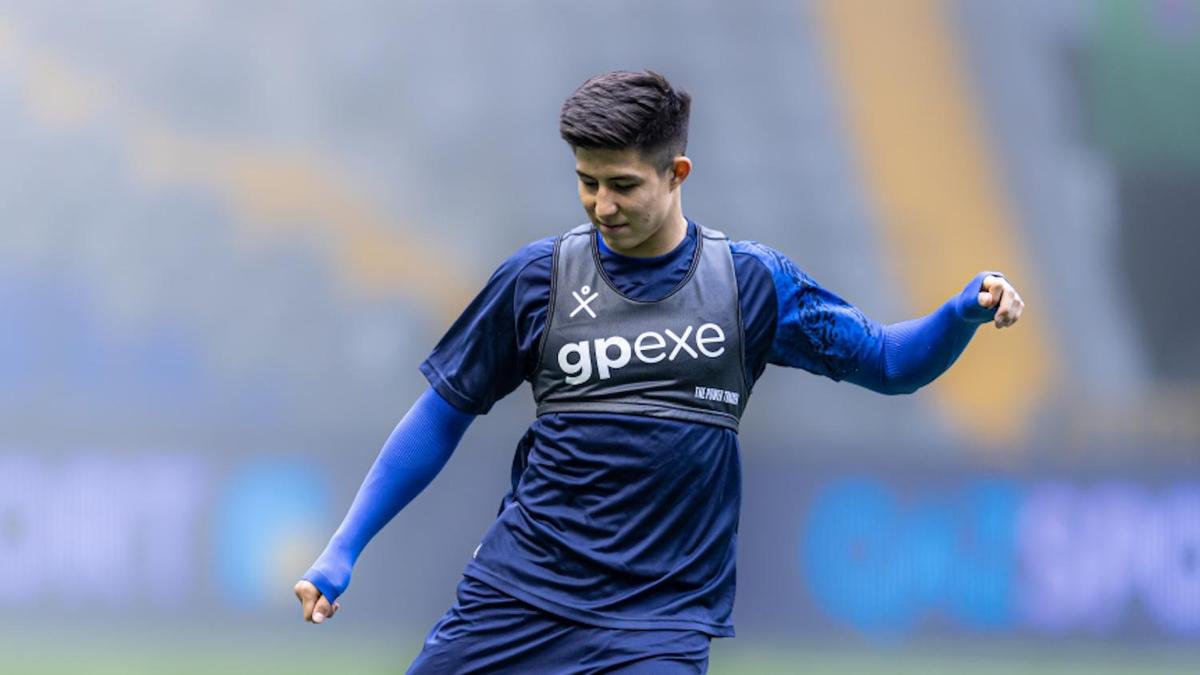 Казахстанский футболист Дастан Сатпаев