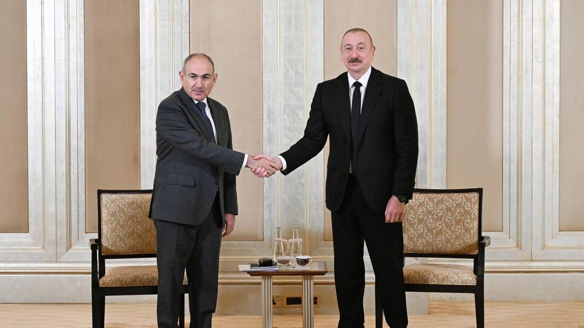 Никол Пашинян и Ильхам Алиев