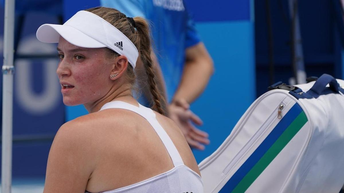 Теннисистка Елена Рыбакина вышла во второй круг турнира в Чехии