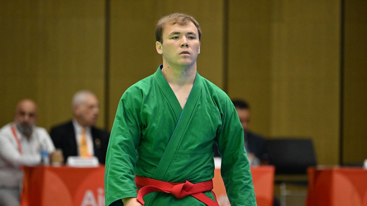 Казахстанский борец кураша Адилет Ахметгали