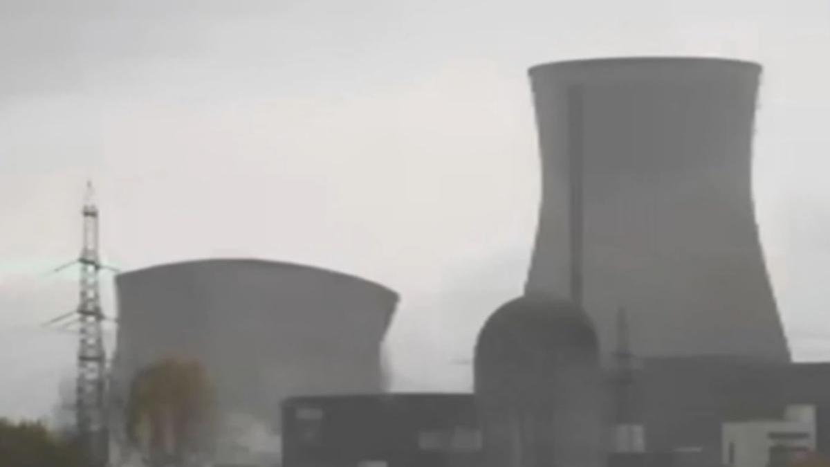 Башни АЭС взрывают в Германии