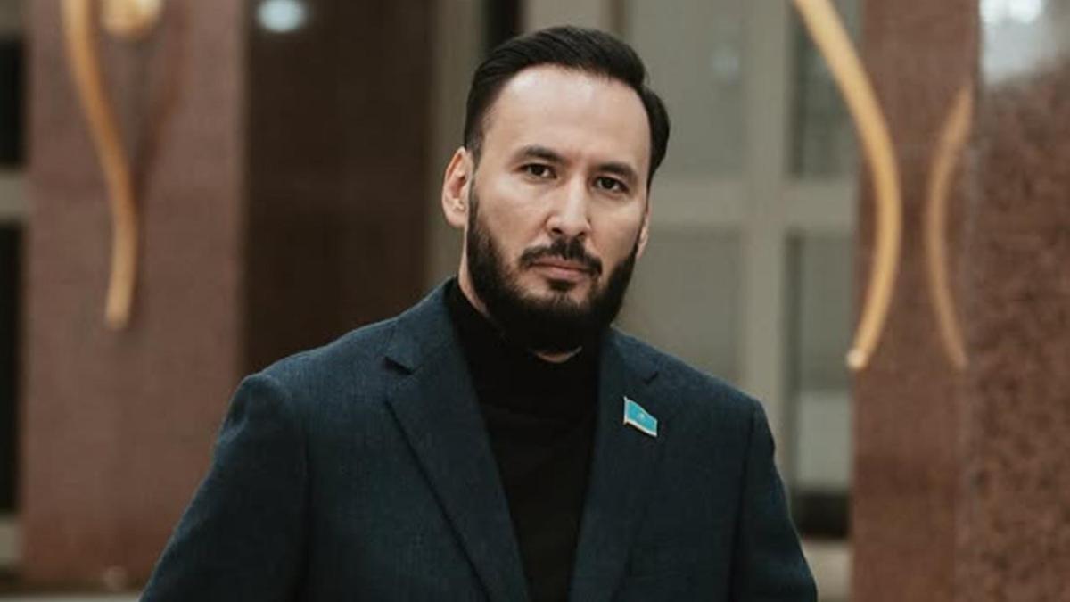 Айдарбек Қожаназаров Айдарбек Қожаназаров