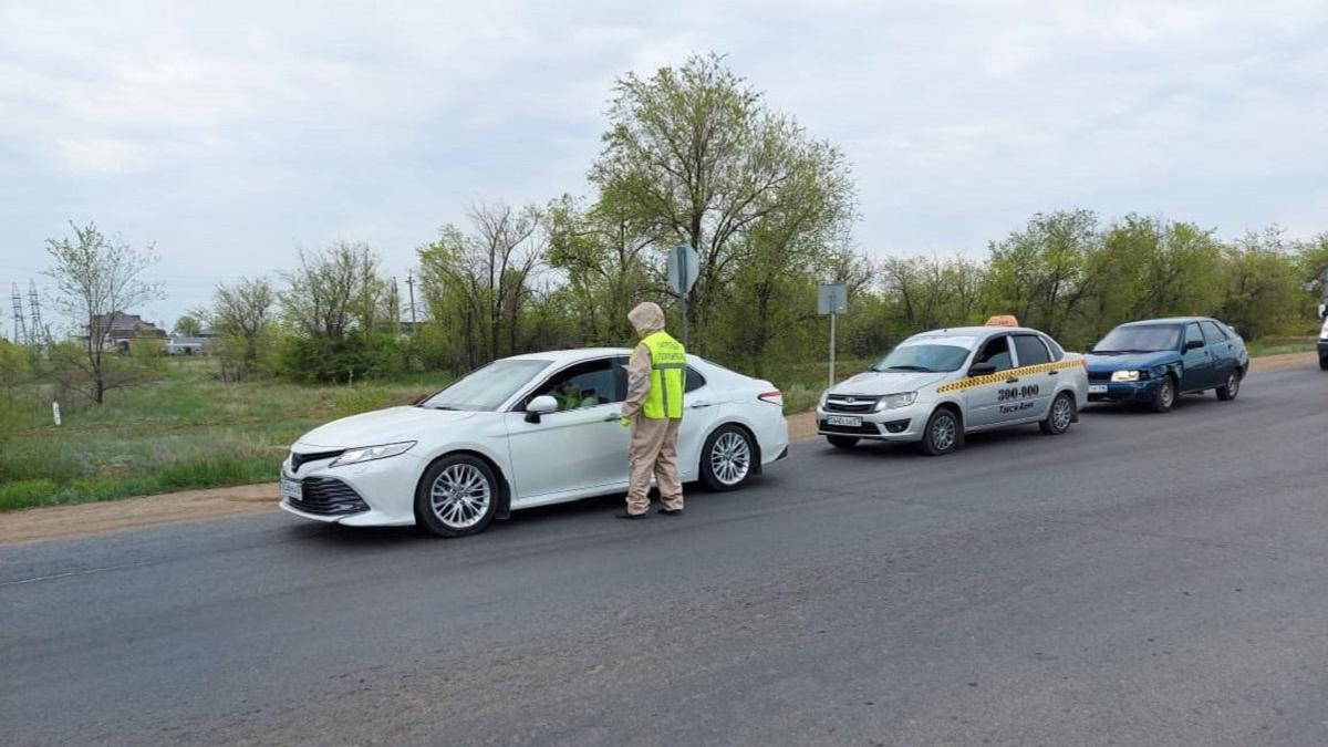 Проверка на дороге возле блокпоста