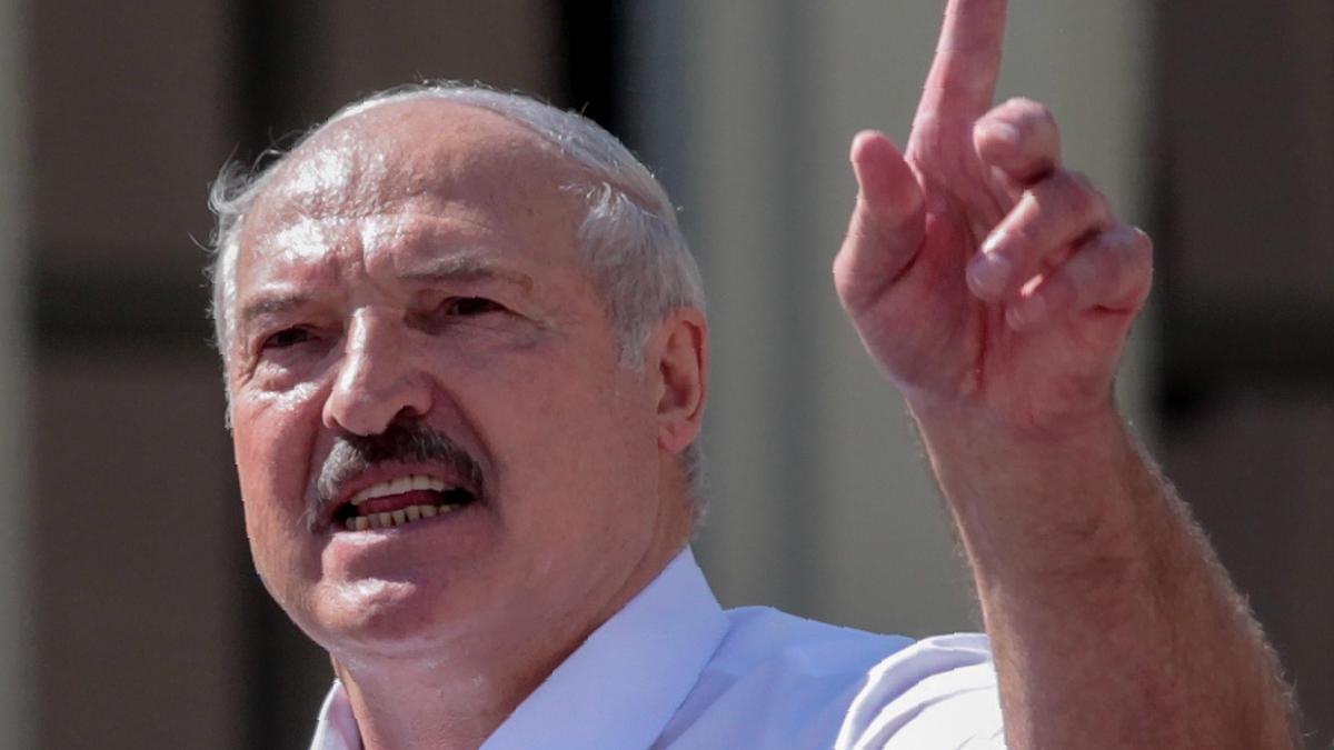 "Будут у вас другие президенты": Лукашенко попросил граждан Беларуси "потерпеть"