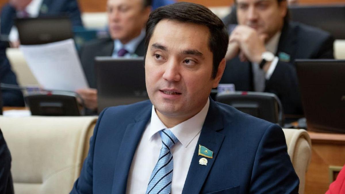 Нұрлан Әлімжанов Нұрлан Әлімжанов