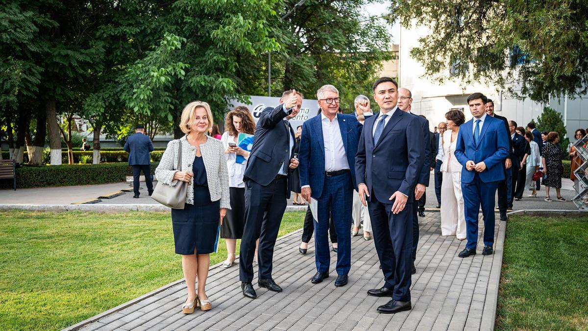 В Шымкенте представили новый бренд Polpharma Santo и европейский сертификат GMP В Шымкенте представили новый бренд Polpharma Santo и европейский сертификат GMP