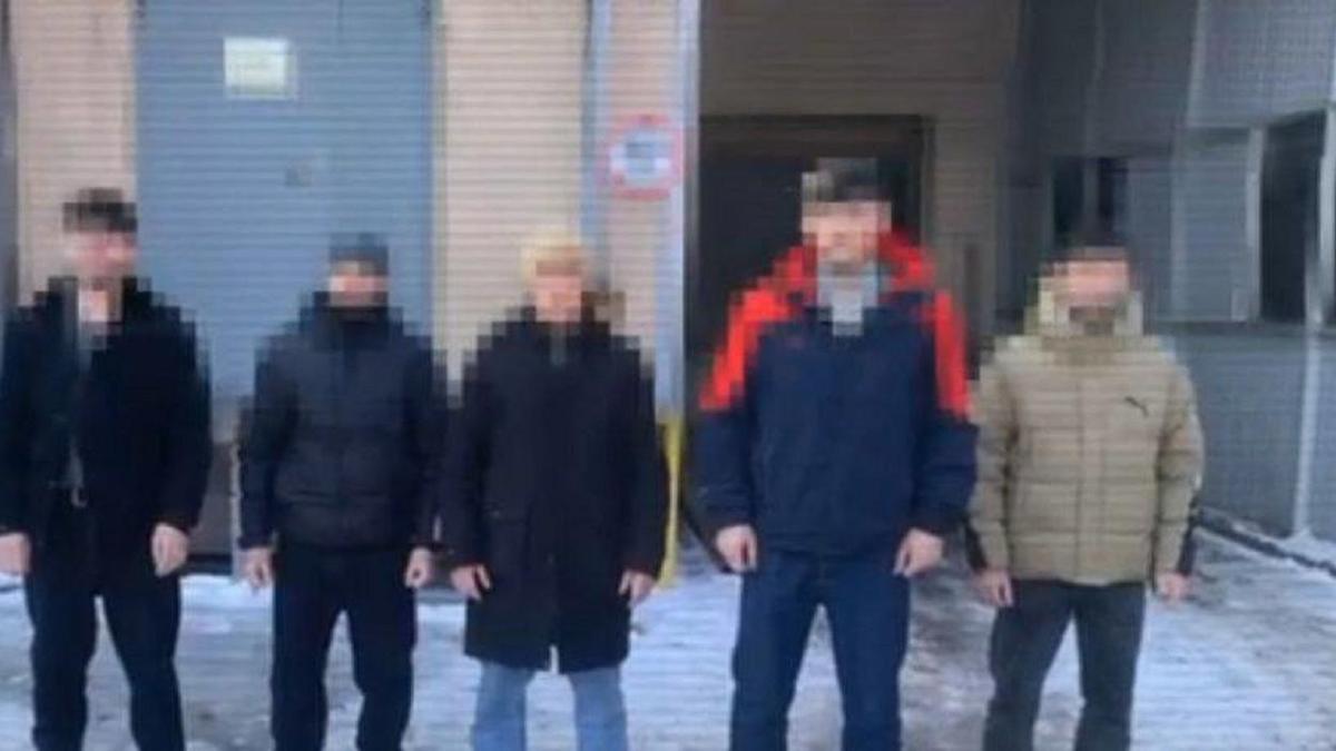 Задержанные иностранцы Задержанные иностранцы