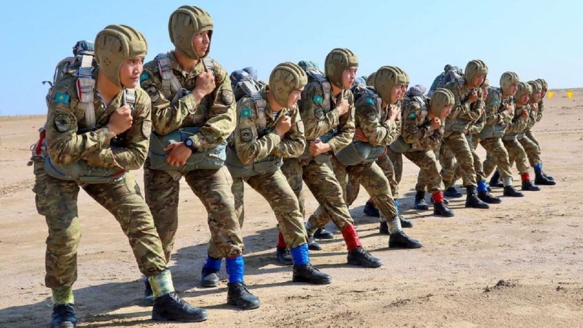 Военнослужащие