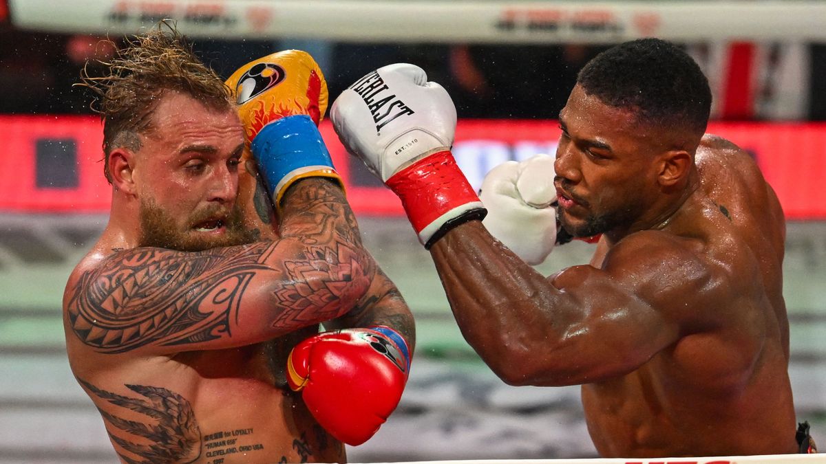 Боксеры Джейк Пол и Энтони Джошуа (слева направо)