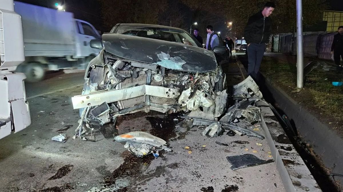 Автомобиль попал в аварию