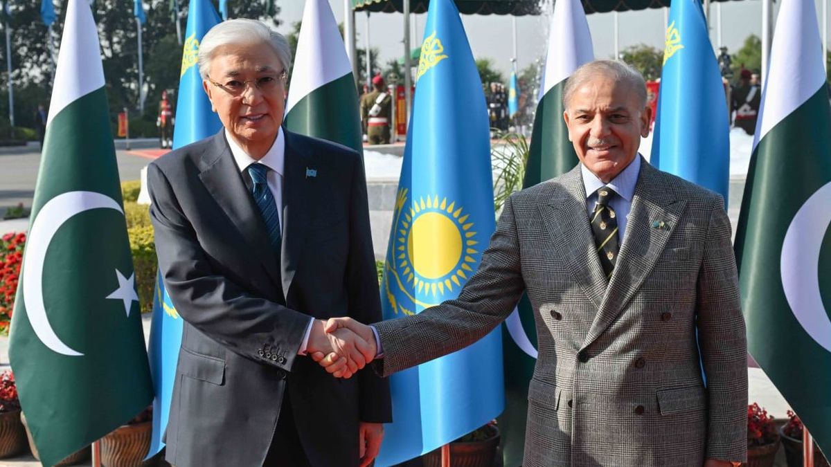 Касым-Жомарт Токаев и Шахбаз Шариф