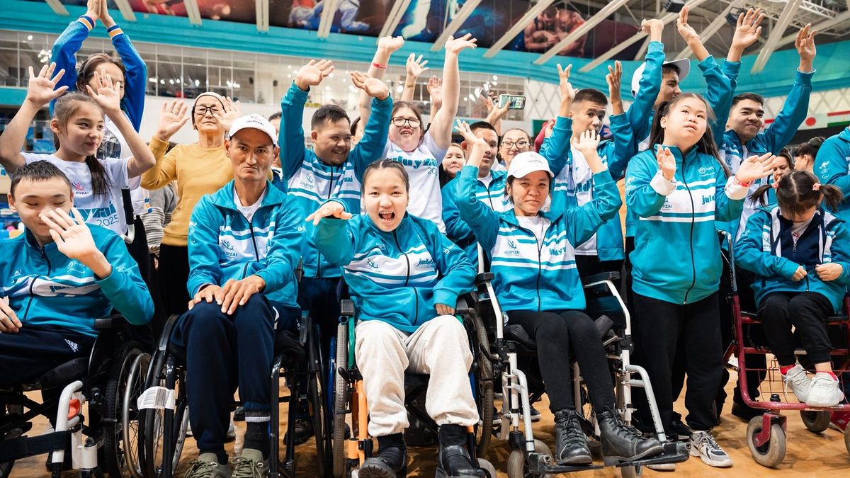 Люди в инвалидных колясках