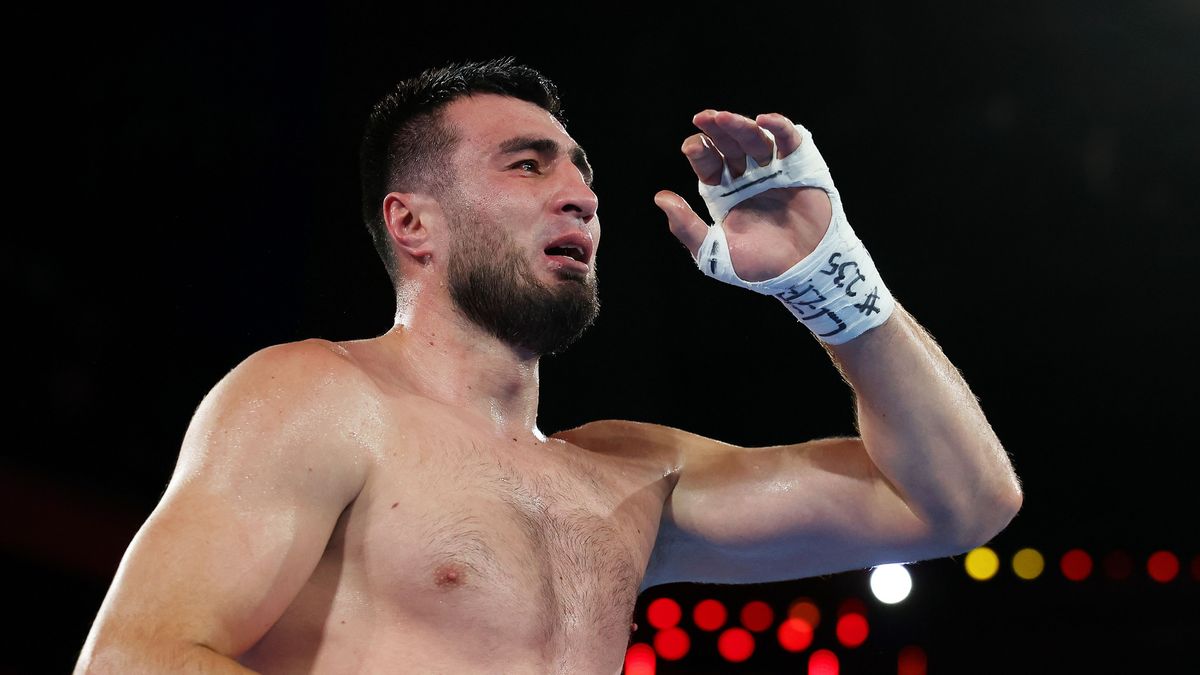 Узбекистанский боксер Баходир Джалолов