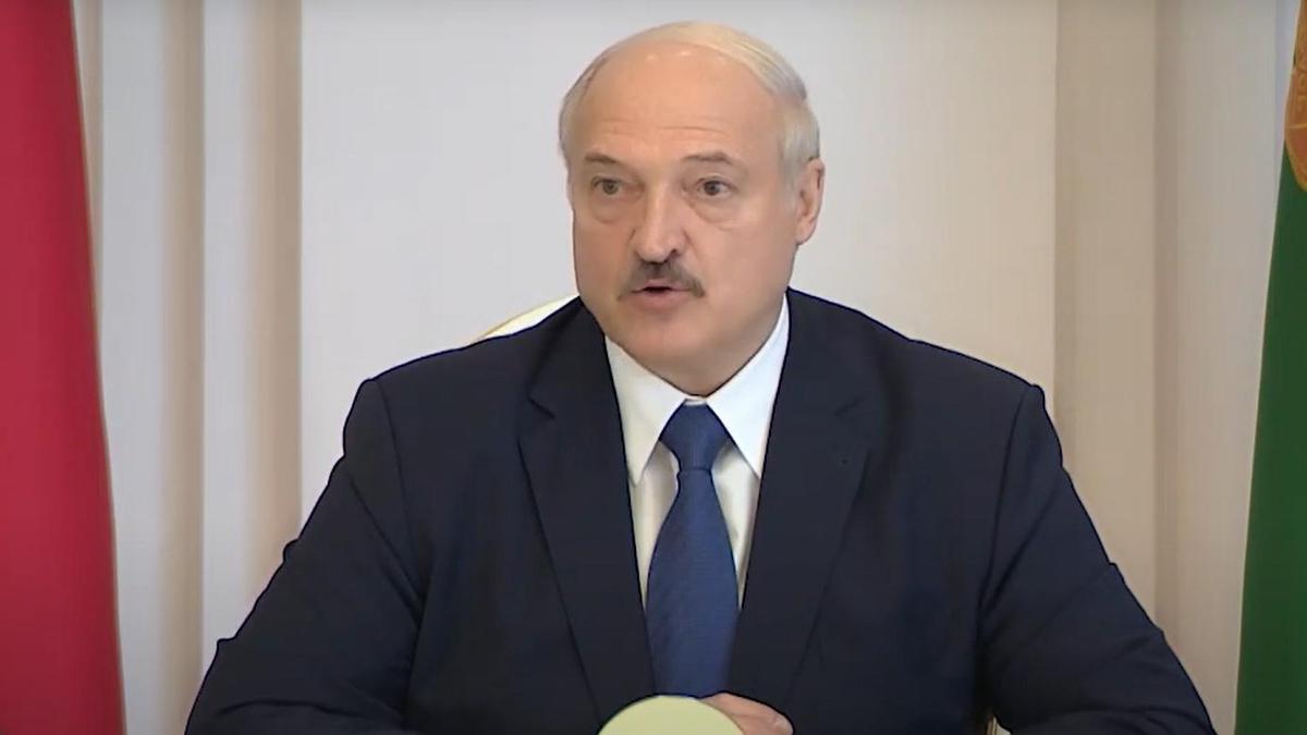 Александр Лукашенко выступает на заседании Совбеза