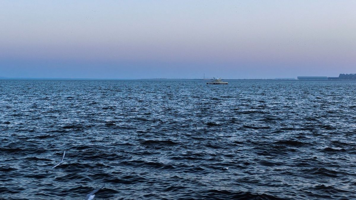 Море
