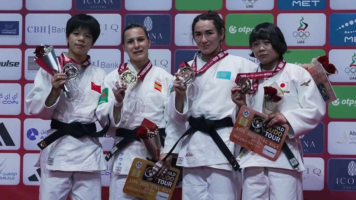 Обладатели медалей