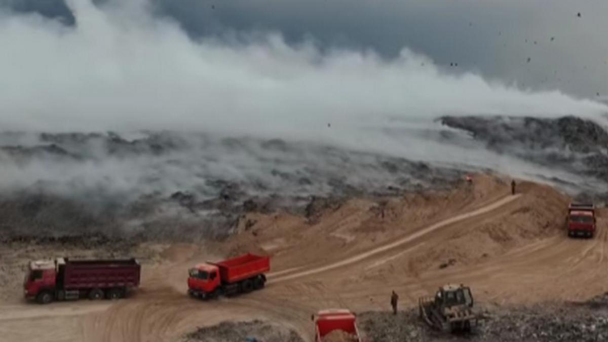 Пожар на мусорном полигоне