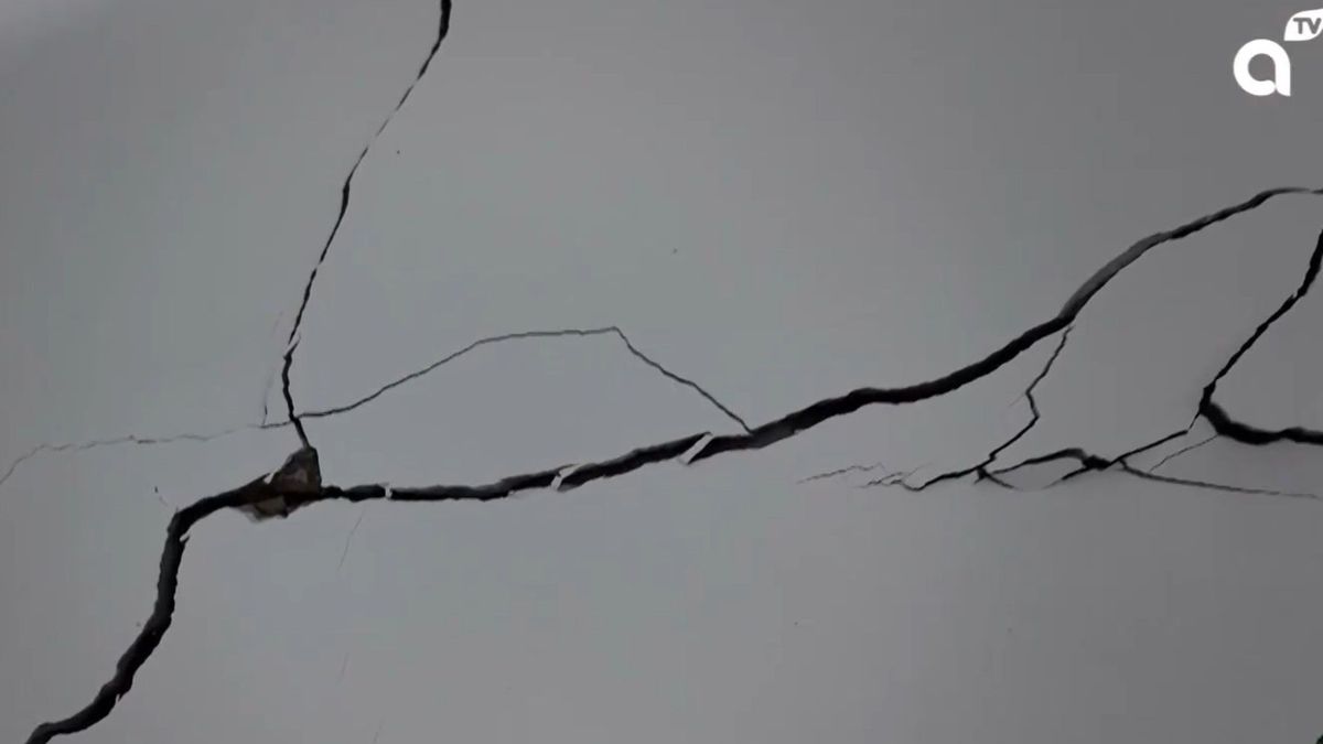 Трещина в стене