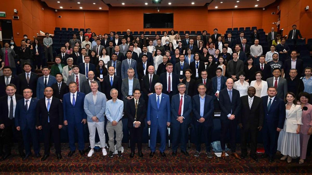 Форумға қатысушылар Форумға қатысушылар