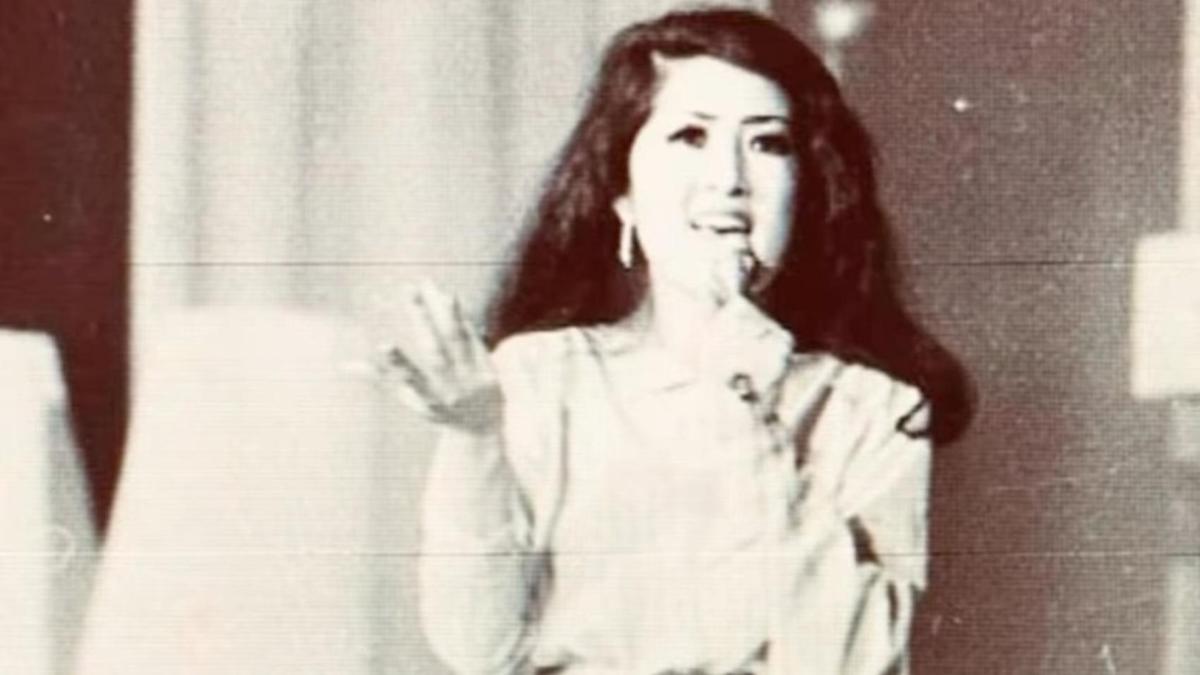 Модельдің сексуалды сән көрсетілімін ең жақсы сапада көріңіз