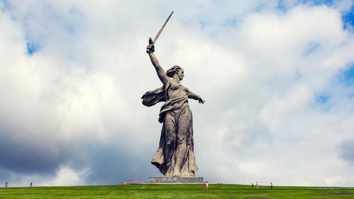 Монумент "Родина-мать зовет!" Монумент "Родина-мать зовет!"