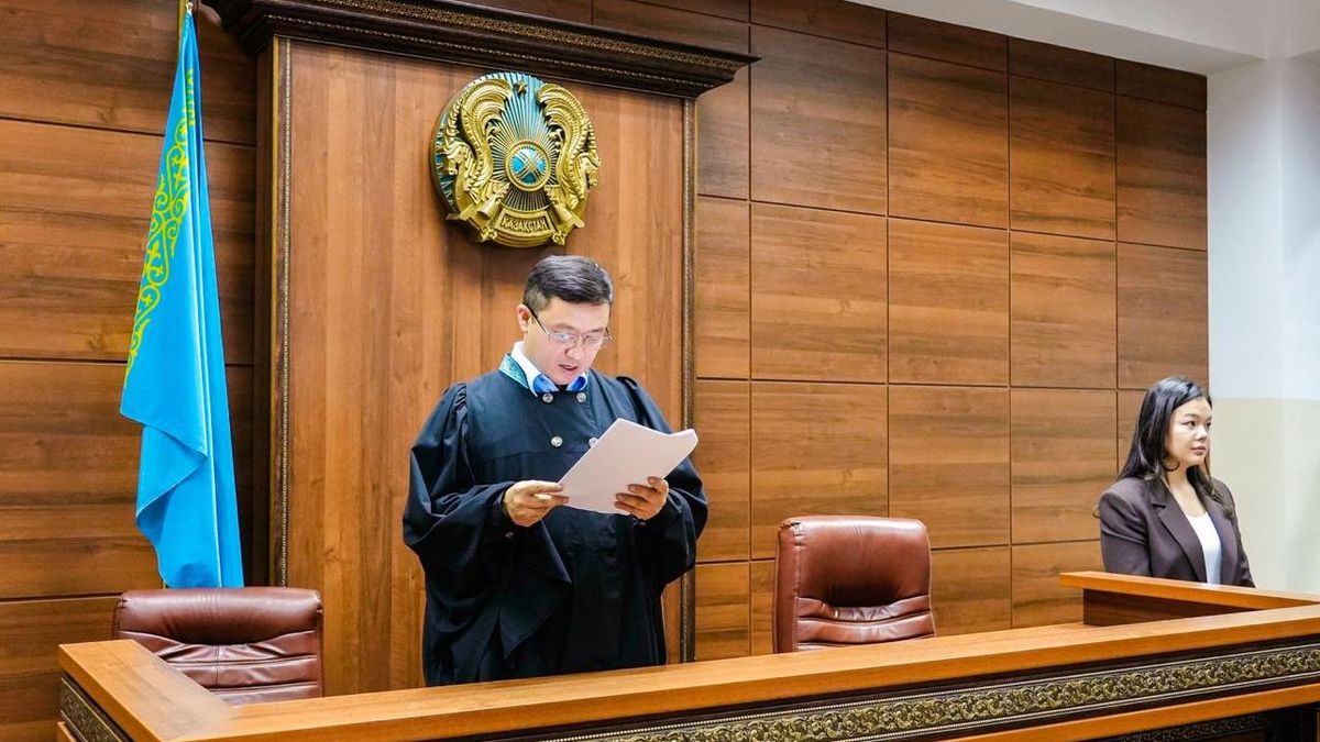 Имитационный суд против наркотиков