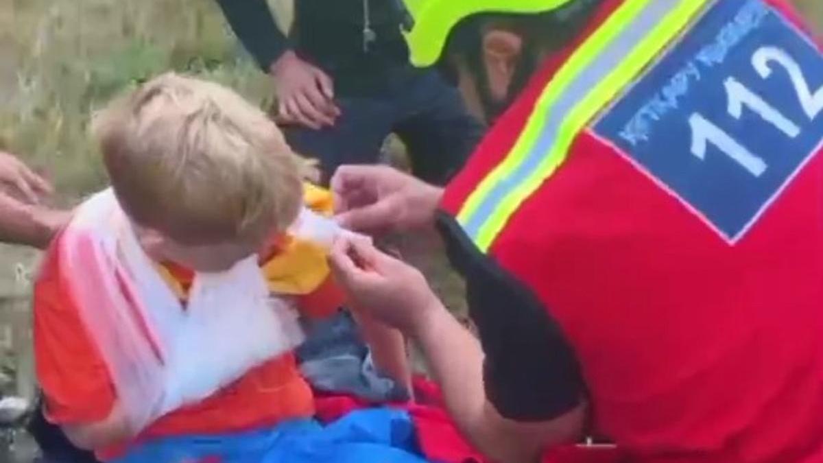 Ребенок и спасатель